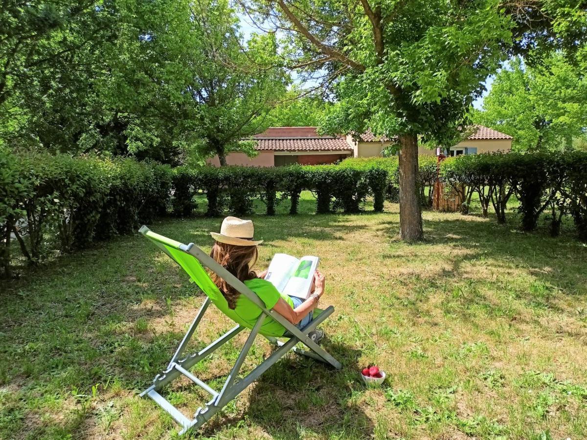 Отель Domaine Le Moulin Neuf Сен-Кентен-ла-Потри Экстерьер фото